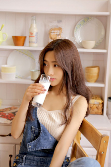 美女被打扎克真人视频