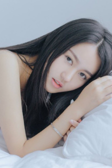 免费看美女裸露双乳洗澡视频