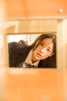 美女被虐图片
